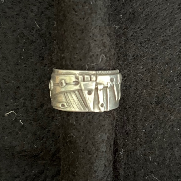 Jewelry - UNISEX SIGNED HAND CRAFTED  STERLING RING